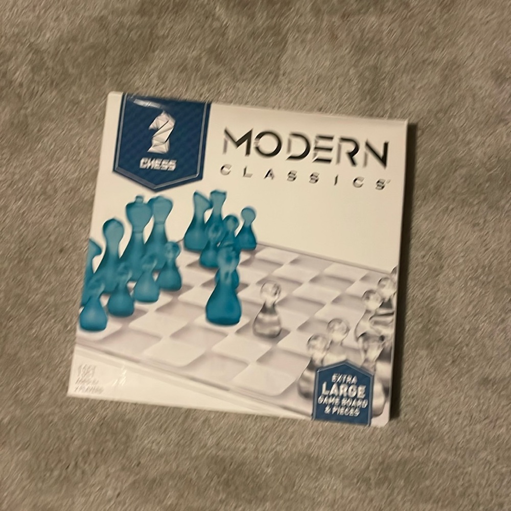 Chess modern classic extra large game board and pieces